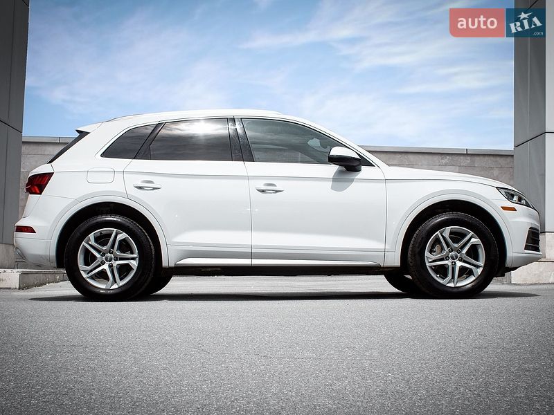 Позашляховик / Кросовер Audi Q5 2018 в Києві