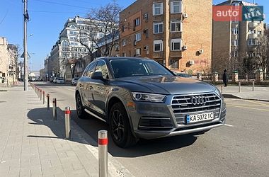 Позашляховик / Кросовер Audi Q5 2019 в Києві