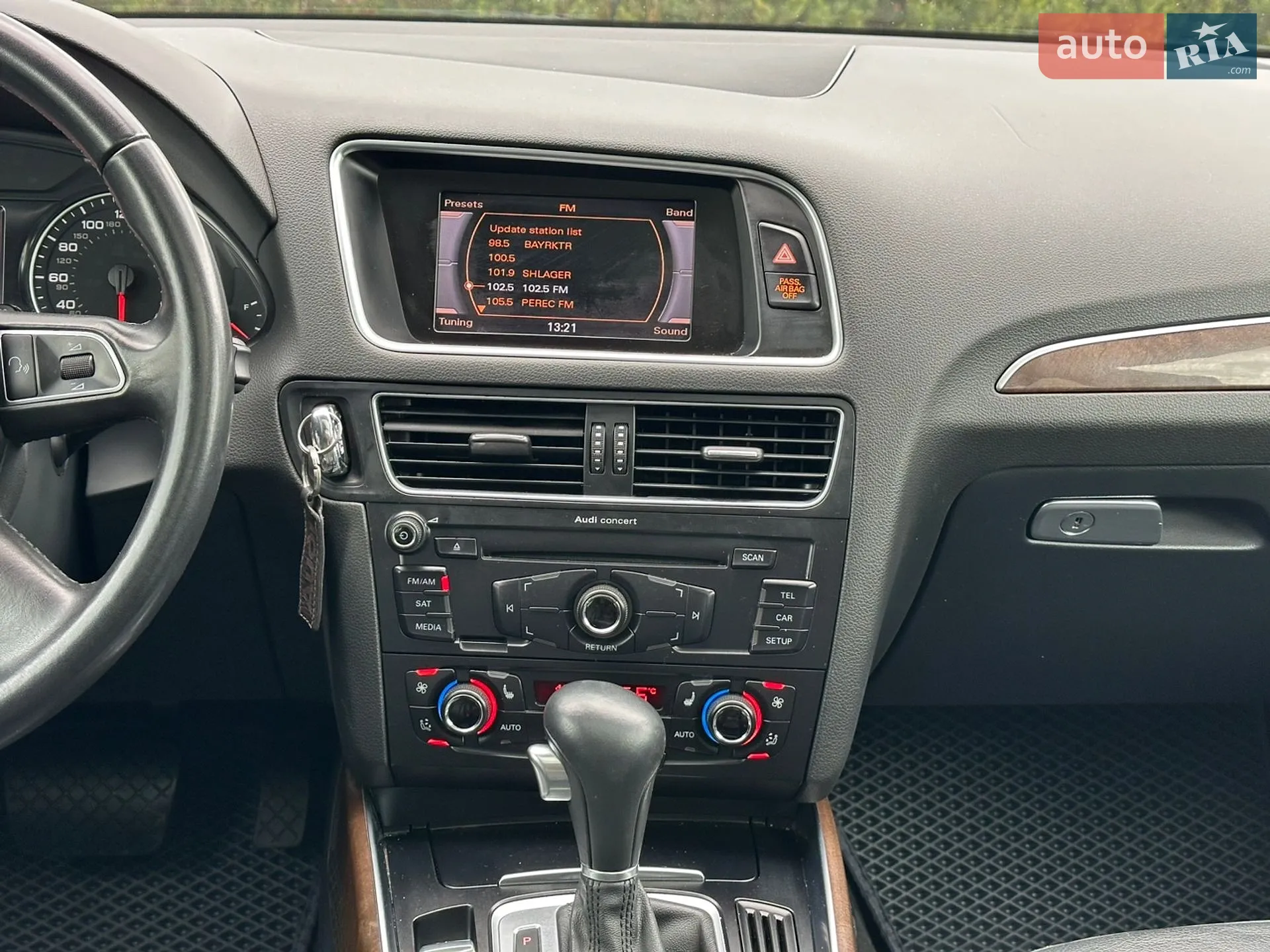 Audi Q5 2010 VIN WA1LKAFP5AA088406 фото оголошення 30 з 42
