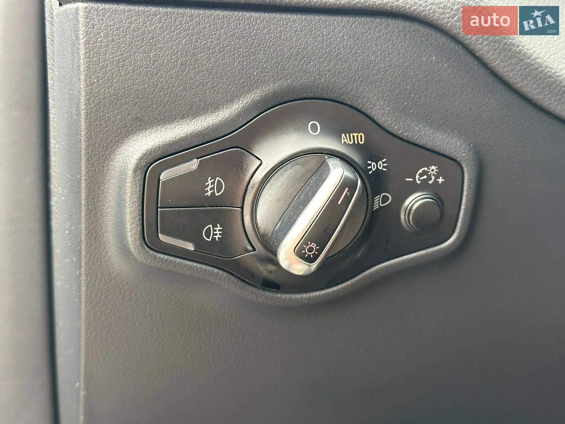 Audi Q5 2010 VIN WA1LKAFP5AA088406 фото оголошення 32 з 42