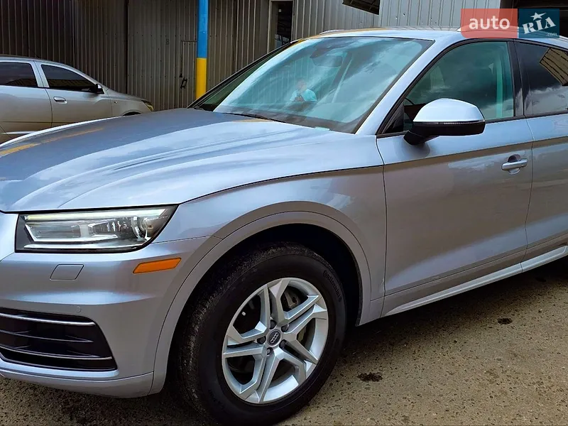 Audi Q5 2018 VIN WA1ANAFY0J2207500 фото оголошення 10 з 82