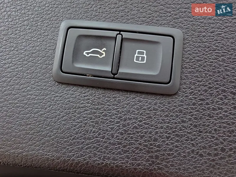 Audi Q5 2018 VIN WA1ANAFY0J2207500 фото оголошення 38 з 82