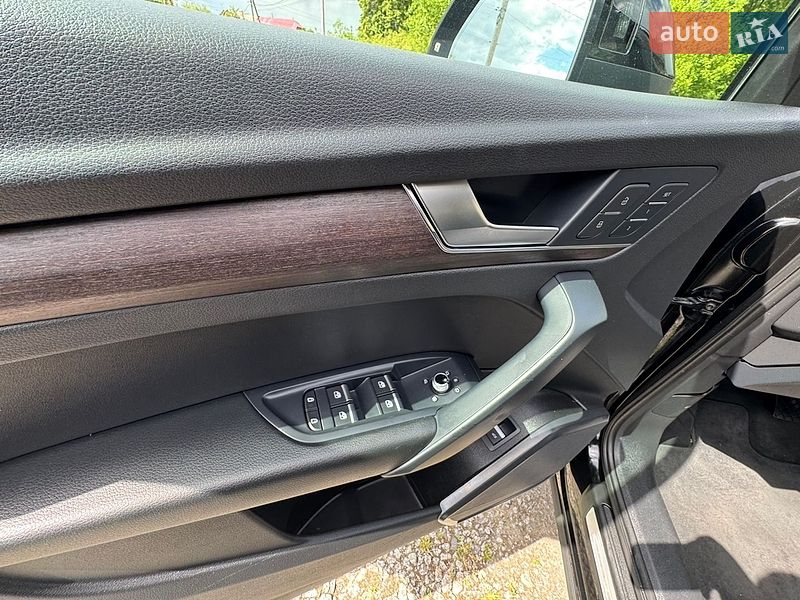 Внедорожник / Кроссовер Audi Q5 2023 в Бердичеве
