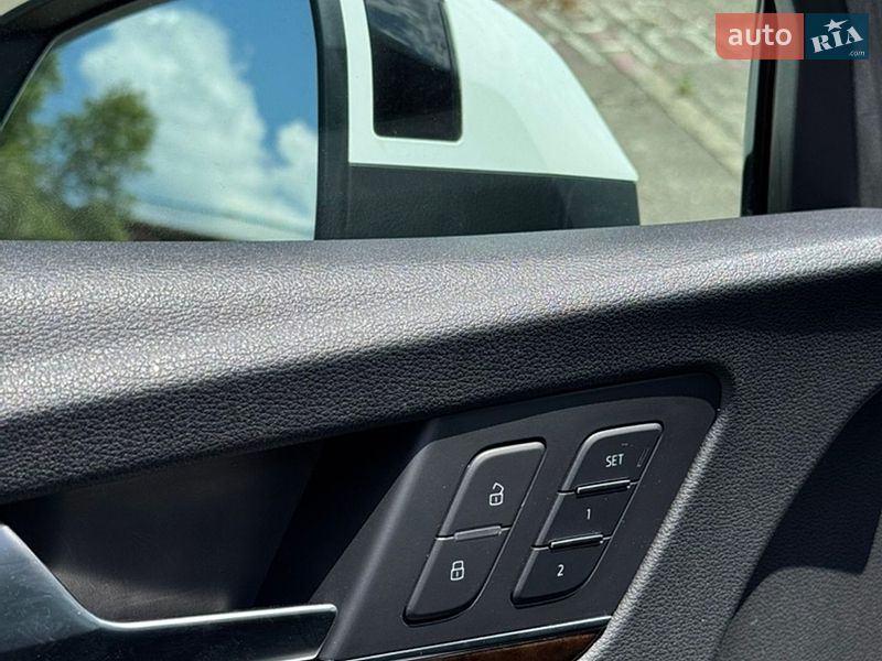 Внедорожник / Кроссовер Audi Q5 2018 в Киеве