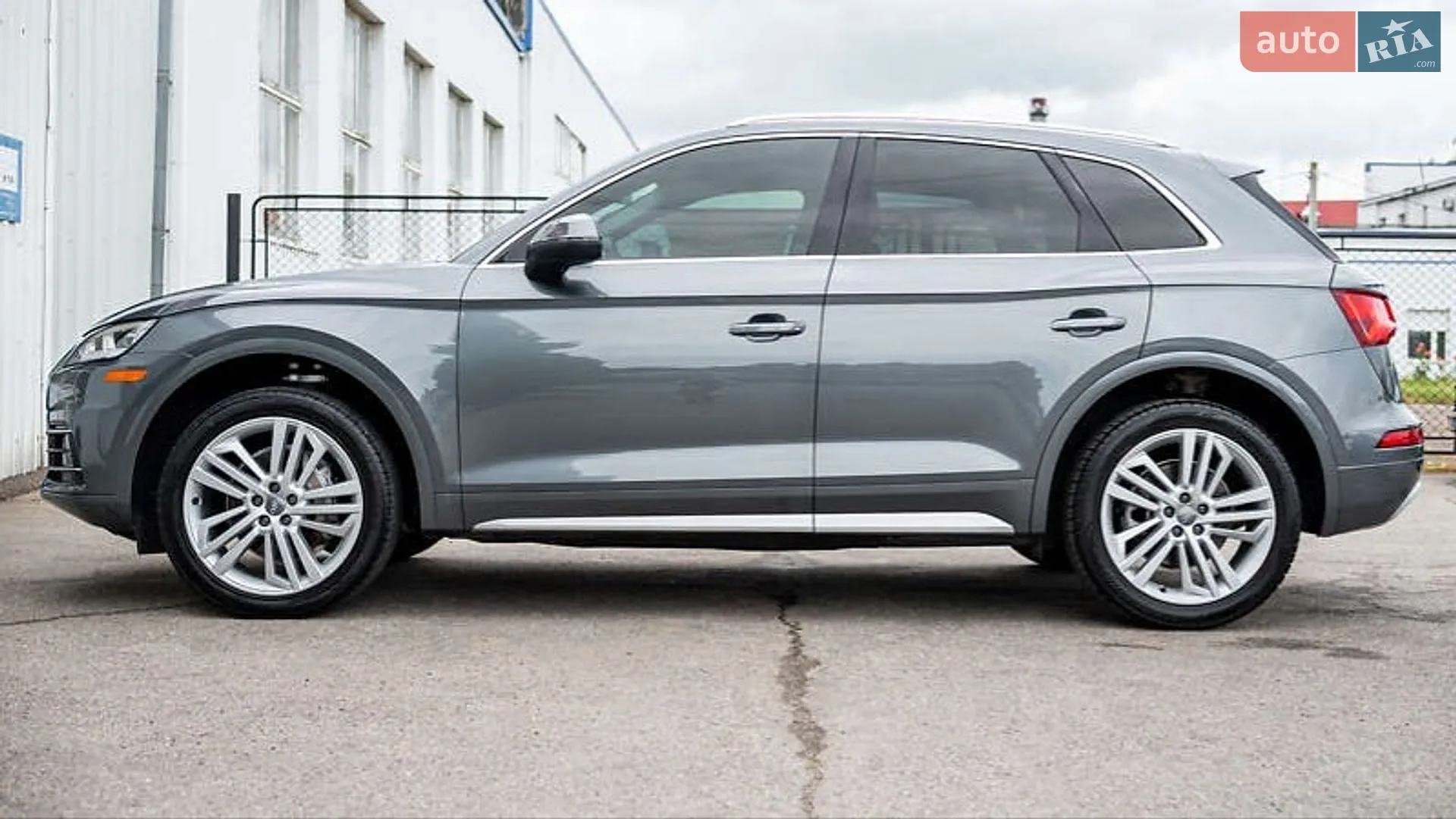 Audi Q5 2019 VIN WA1BNAFY8K2058310 фото оголошення 3 з 5