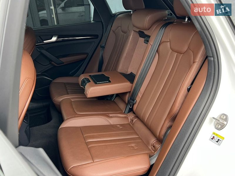Внедорожник / Кроссовер Audi Q5 2018 в Ровно
