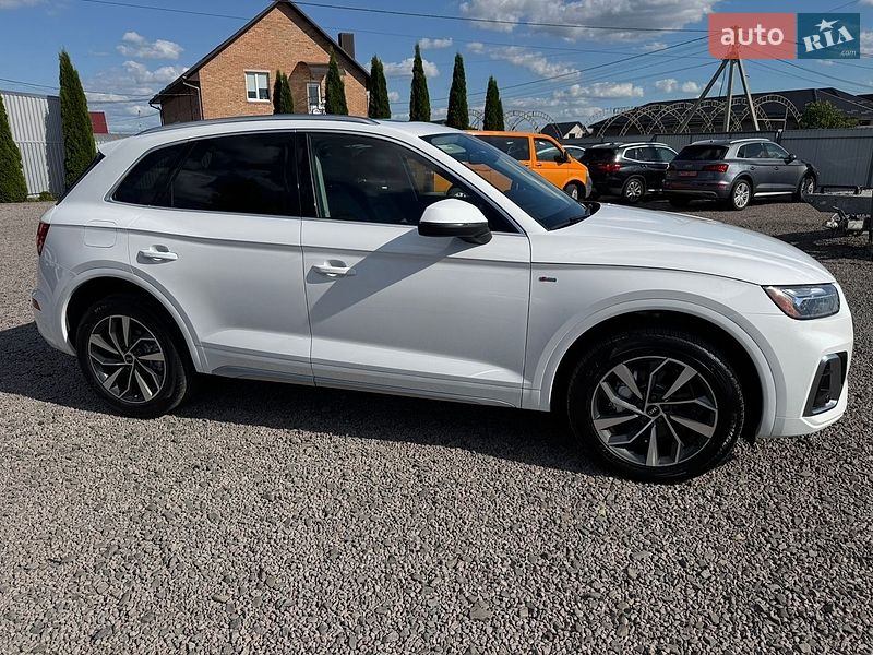 Внедорожник / Кроссовер Audi Q5 2022 в Луцке