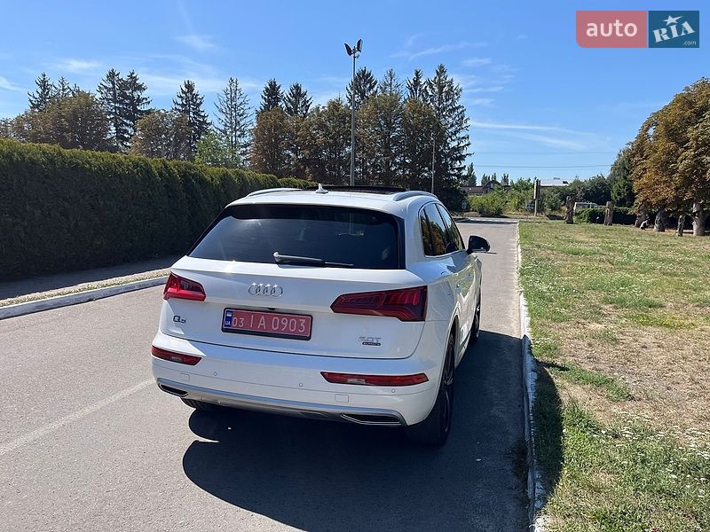 Позашляховик / Кросовер Audi Q5 2018 в Луцьку