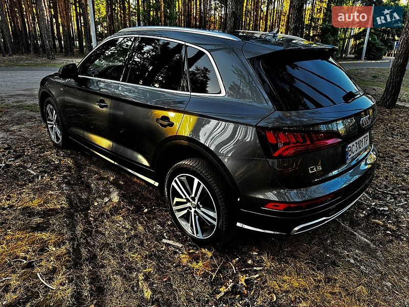 Позашляховик / Кросовер Audi Q5 2017 в Києві
