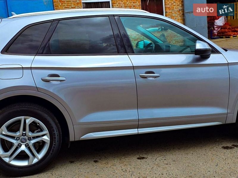 Позашляховик / Кросовер Audi Q5 2018 в Харкові