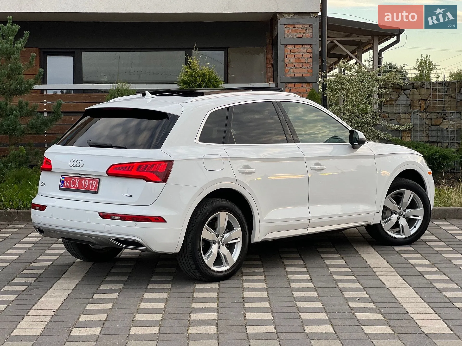 Audi Q5 2019 VIN WA1BNAFY4K2051239 фото оголошення 18 з 128