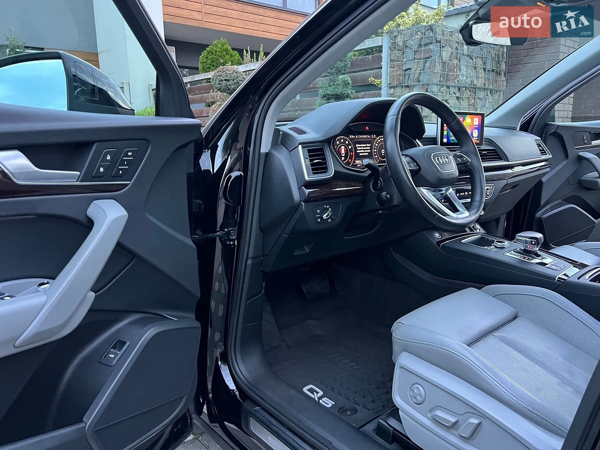 Audi Q5 2018 VIN WA1BNAFY2J2202710 фото оголошення 2 з 140
