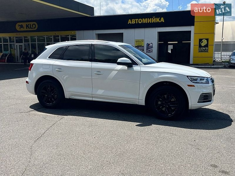 Позашляховик / Кросовер Audi Q5 2020 в Василькові