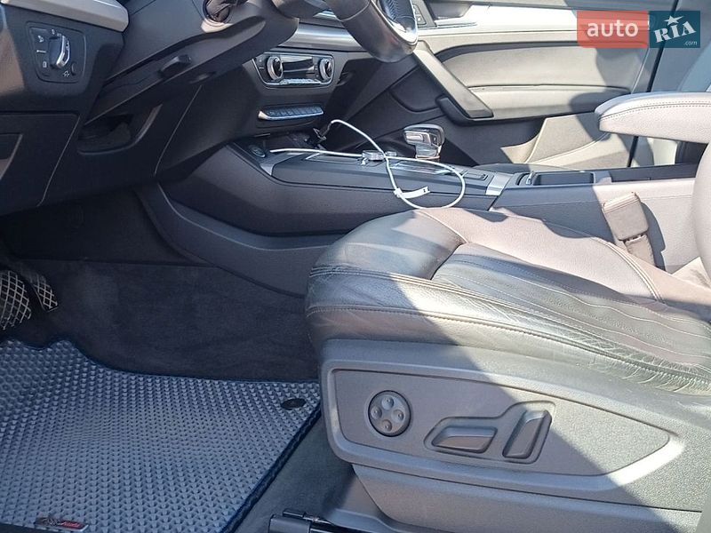 Внедорожник / Кроссовер Audi Q5 2017 в Ровно