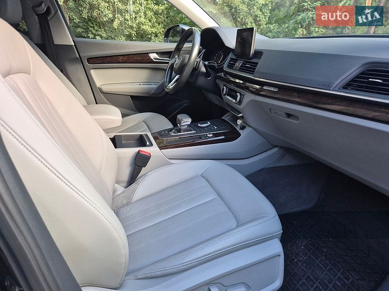 Позашляховик / Кросовер Audi Q5 2019 в Києві фото 23 Позашляховик / Кросовер Audi Q5 2019 в Києві
