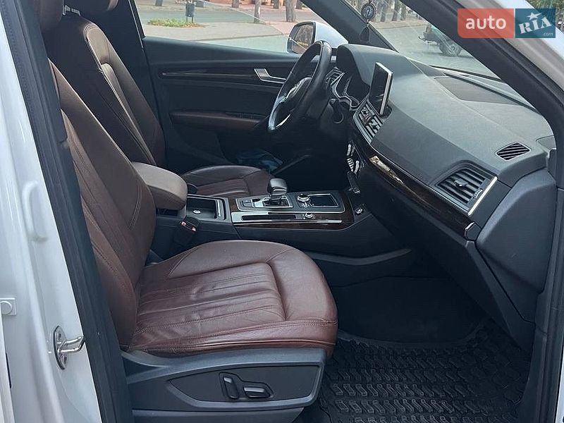 Внедорожник / Кроссовер Audi Q5 2018 в Могилев-Подольске