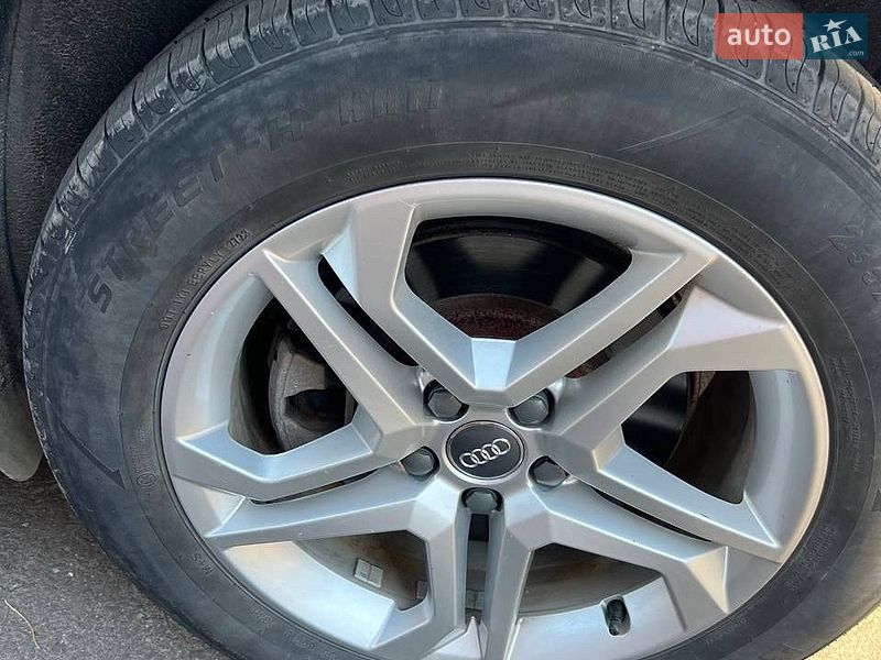 Внедорожник / Кроссовер Audi Q5 2018 в Могилев-Подольске