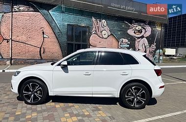 Внедорожник / Кроссовер Audi Q5 2018 в Луцке