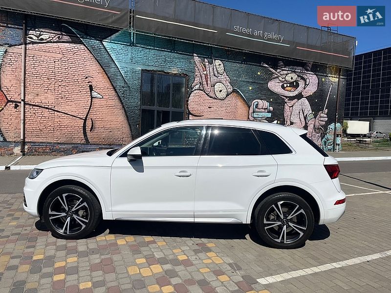 Внедорожник / Кроссовер Audi Q5 2018 в Луцке