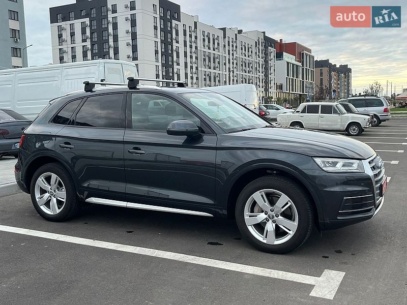 Внедорожник / Кроссовер Audi Q5 2017 в Ровно
