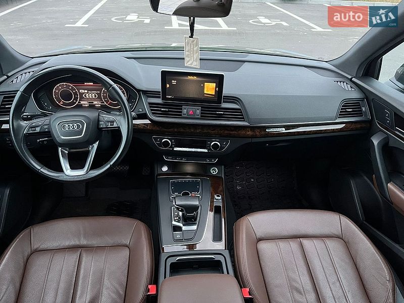 Внедорожник / Кроссовер Audi Q5 2017 в Ровно