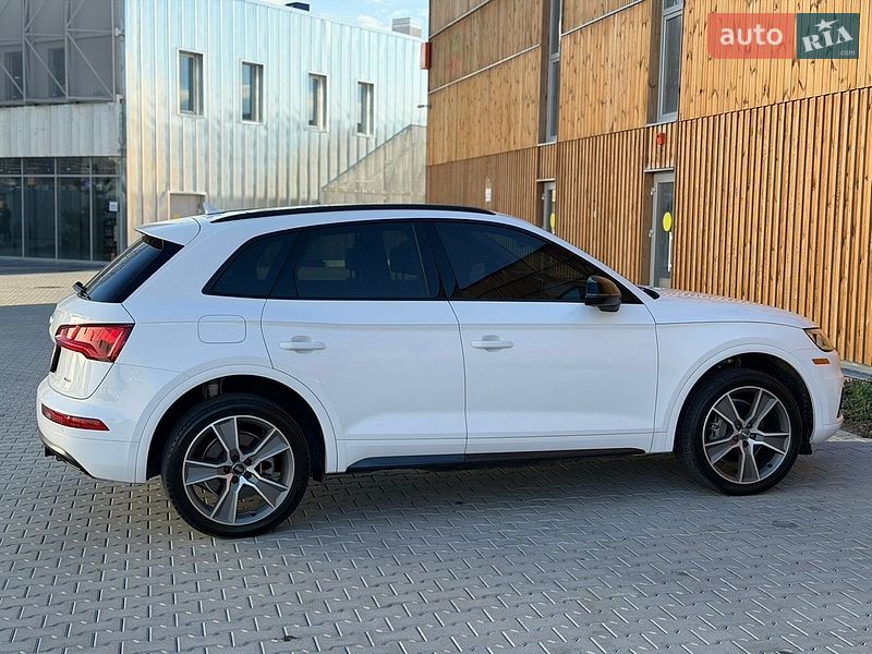 Позашляховик / Кросовер Audi Q5 2020 в Львові