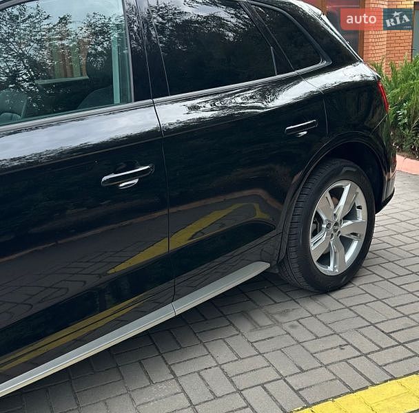 Позашляховик / Кросовер Audi Q5 2018 в Дубні
