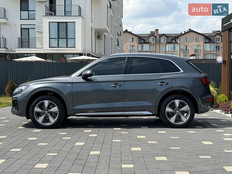 Внедорожник / Кроссовер Audi Q5 2020 в Ужгороде