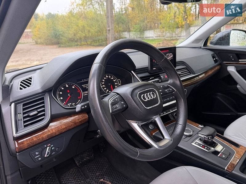 Внедорожник / Кроссовер Audi Q5 2018 в Новояворовске
