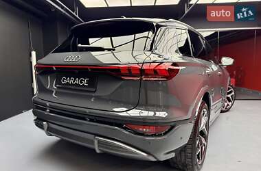 Внедорожник / Кроссовер Audi Q6 e-tron 2024 в 