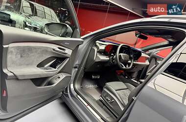 Внедорожник / Кроссовер Audi Q6 e-tron 2024 в 