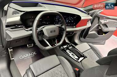 Внедорожник / Кроссовер Audi Q6 e-tron 2024 в 