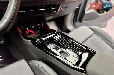 Внедорожник / Кроссовер Audi Q6 e-tron 2024 в 