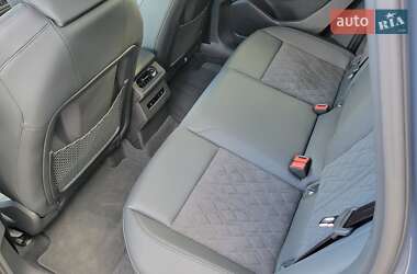 Внедорожник / Кроссовер Audi Q6 e-tron 2024 в 