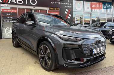 Позашляховик / Кросовер Audi Q6 e-tron 2024 в 