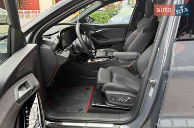Позашляховик / Кросовер Audi Q6 e-tron 2024 в 