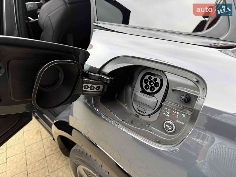 Внедорожник / Кроссовер Audi Q6 e-tron 2024 в Львове
