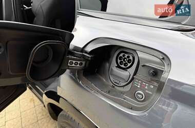 Позашляховик / Кросовер Audi Q6 e-tron 2024 в 