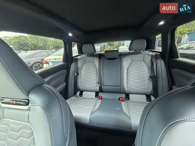 Позашляховик / Кросовер Audi Q6 e-tron 2025 в Львові