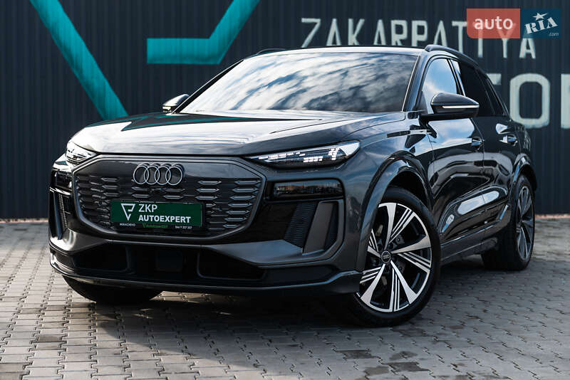 Позашляховик / Кросовер Audi Q6 e-tron 2024 в 