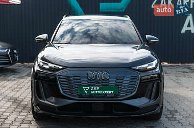 Позашляховик / Кросовер Audi Q6 e-tron 2024 в 