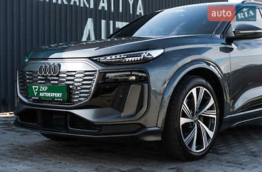 Позашляховик / Кросовер Audi Q6 e-tron 2024 в 