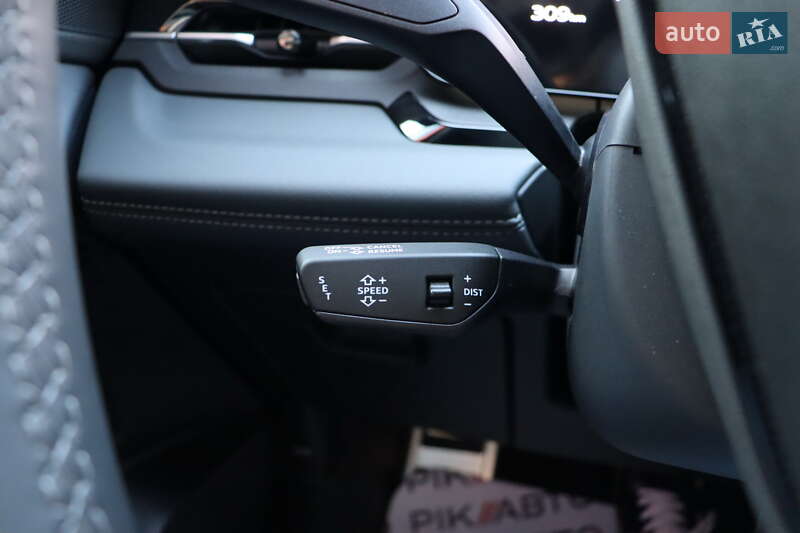 Позашляховик / Кросовер Audi Q6 e-tron 2024 в Львові