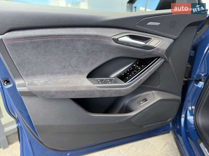 Позашляховик / Кросовер Audi Q6 e-tron 2024 в Хмельницькому