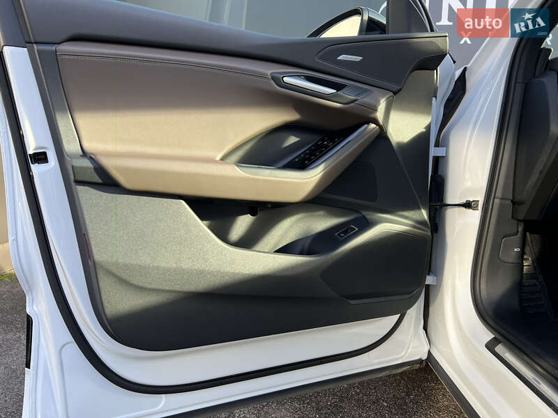 Внедорожник / Кроссовер Audi Q6 e-tron 2025 в Львове