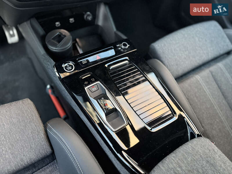 Внедорожник / Кроссовер Audi Q6 e-tron 2024 в Львове