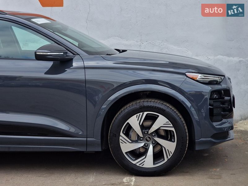 Внедорожник / Кроссовер Audi Q6 e-tron 2024 в Одессе