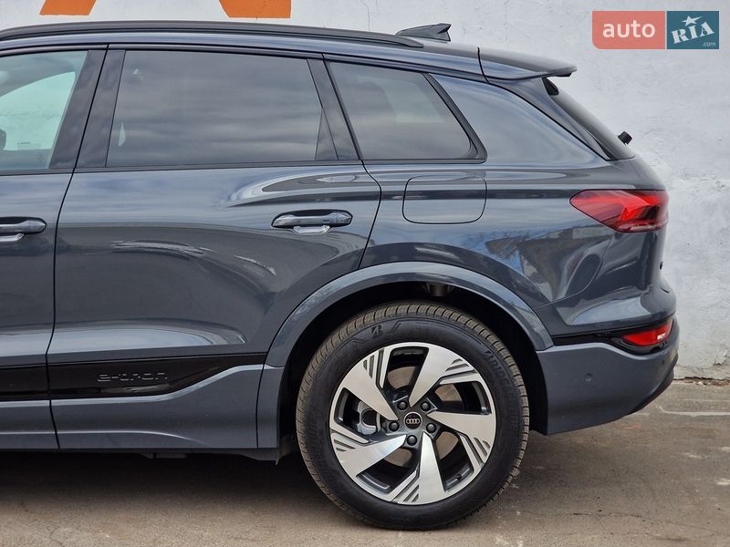 Внедорожник / Кроссовер Audi Q6 e-tron 2024 в Одессе