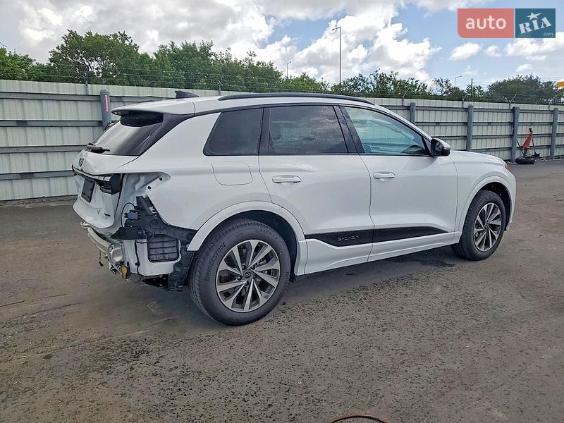 Внедорожник / Кроссовер Audi Q6 e-tron 2025 в Львове