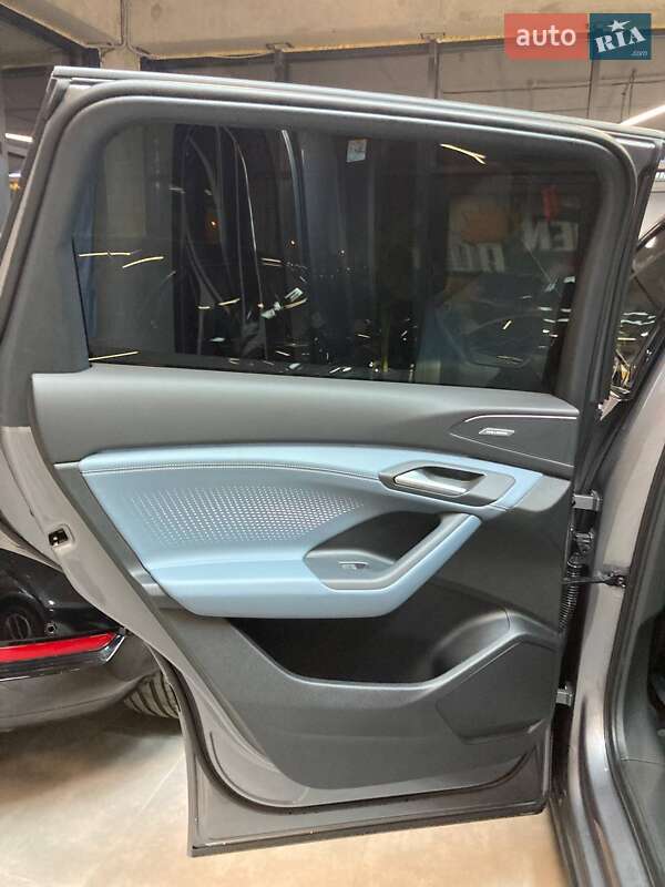 Внедорожник / Кроссовер Audi Q6L e-tron 2025 в Львове